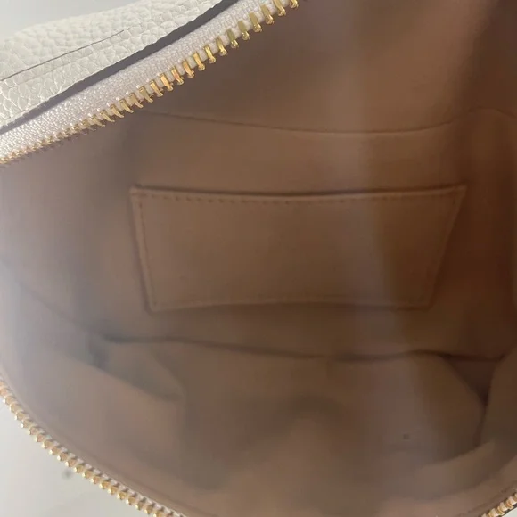 NWT Michael Kors Soft BeltBag - Picture 5 of 9